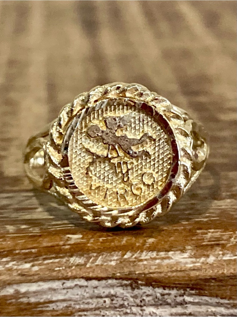 10K Gold Coin Signet Ring Virgo Horoscope Size 7.5